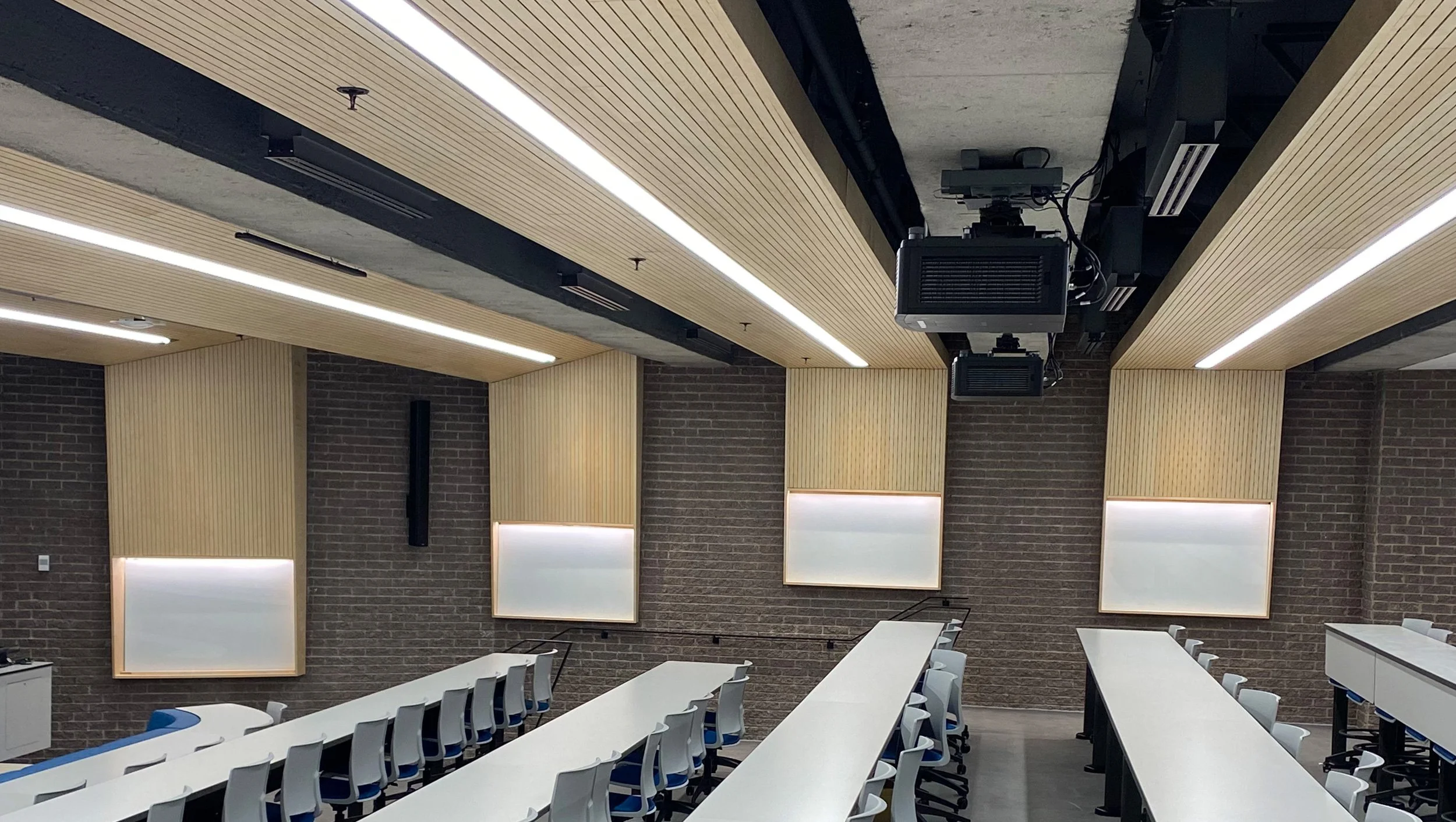 Glassboard and acoustic installation by WSI Office